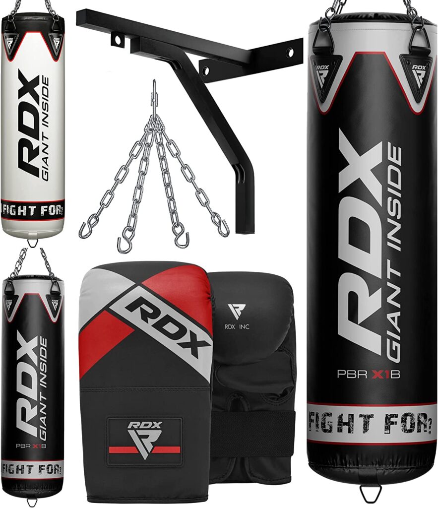 Acquista ora il kit comprendente sacco da boxe RDX guanti catena staffa su Amazon - Kombatnet