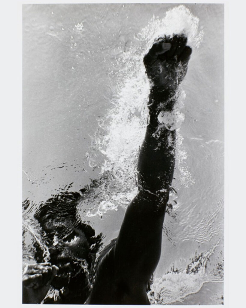 Ali tira un jab in acqua - Flip Schulke - Kombatnet Blog