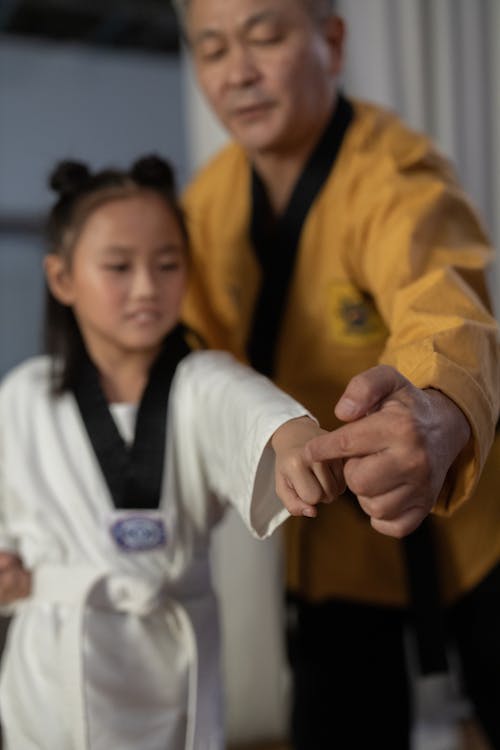 Taekwondo e Karate sono adatti a bambini ed anziani - Kombatnet
