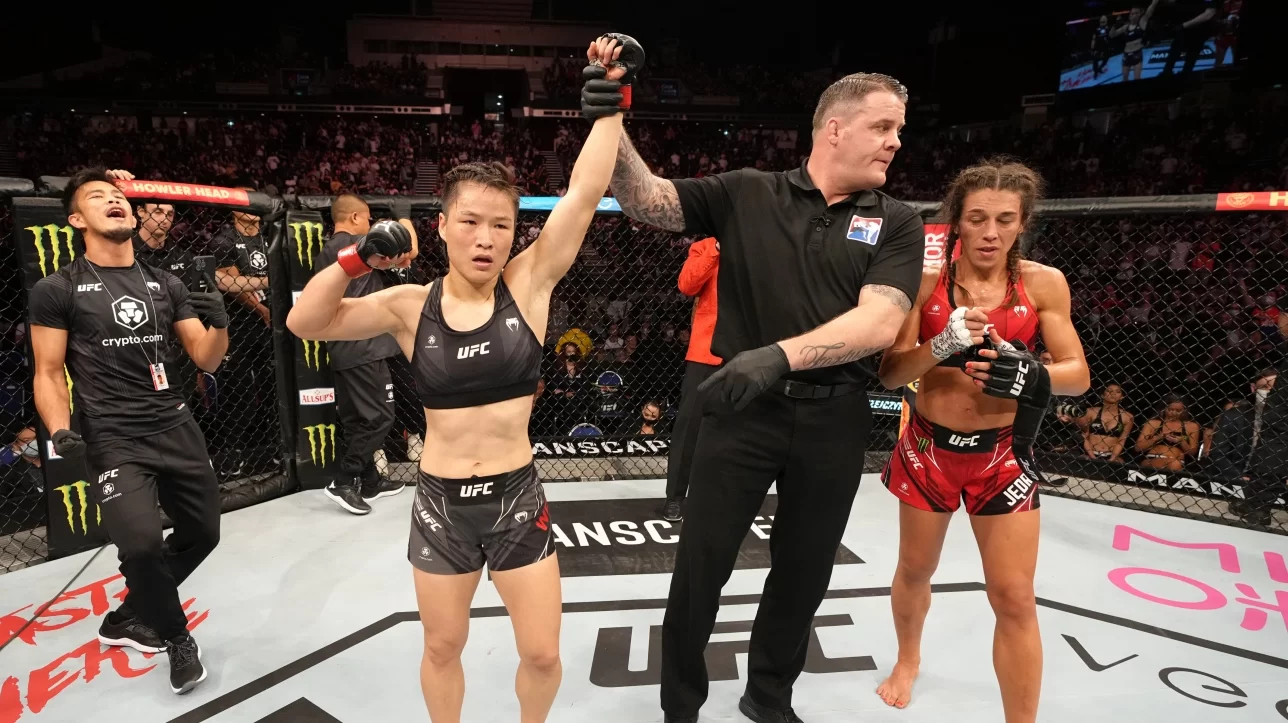 Joanna Jedrzejczyk perde per KO contro Zhang Weili ad UFC 275 ed annuncia il suo ritiro dalle MMA