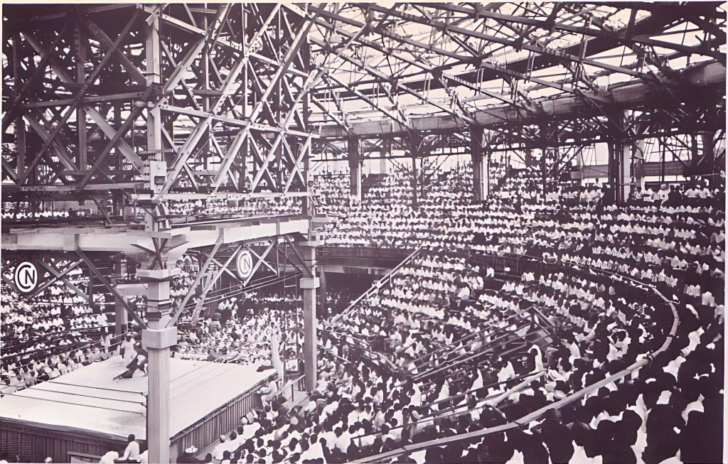 Imprese Italiane Estero Oriente ha realizzato il Rajadamnern Boxing Stadium di Bangkok in Thailandia - Kombatnet News