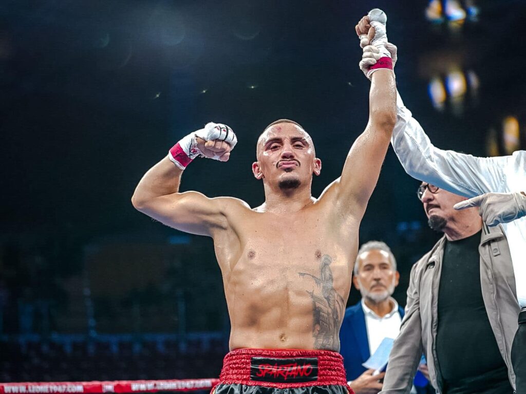 Mattia de Bianchi vince il titolo di campione italiano di Pugilato alla Monza Fight Night - Kombatnet News