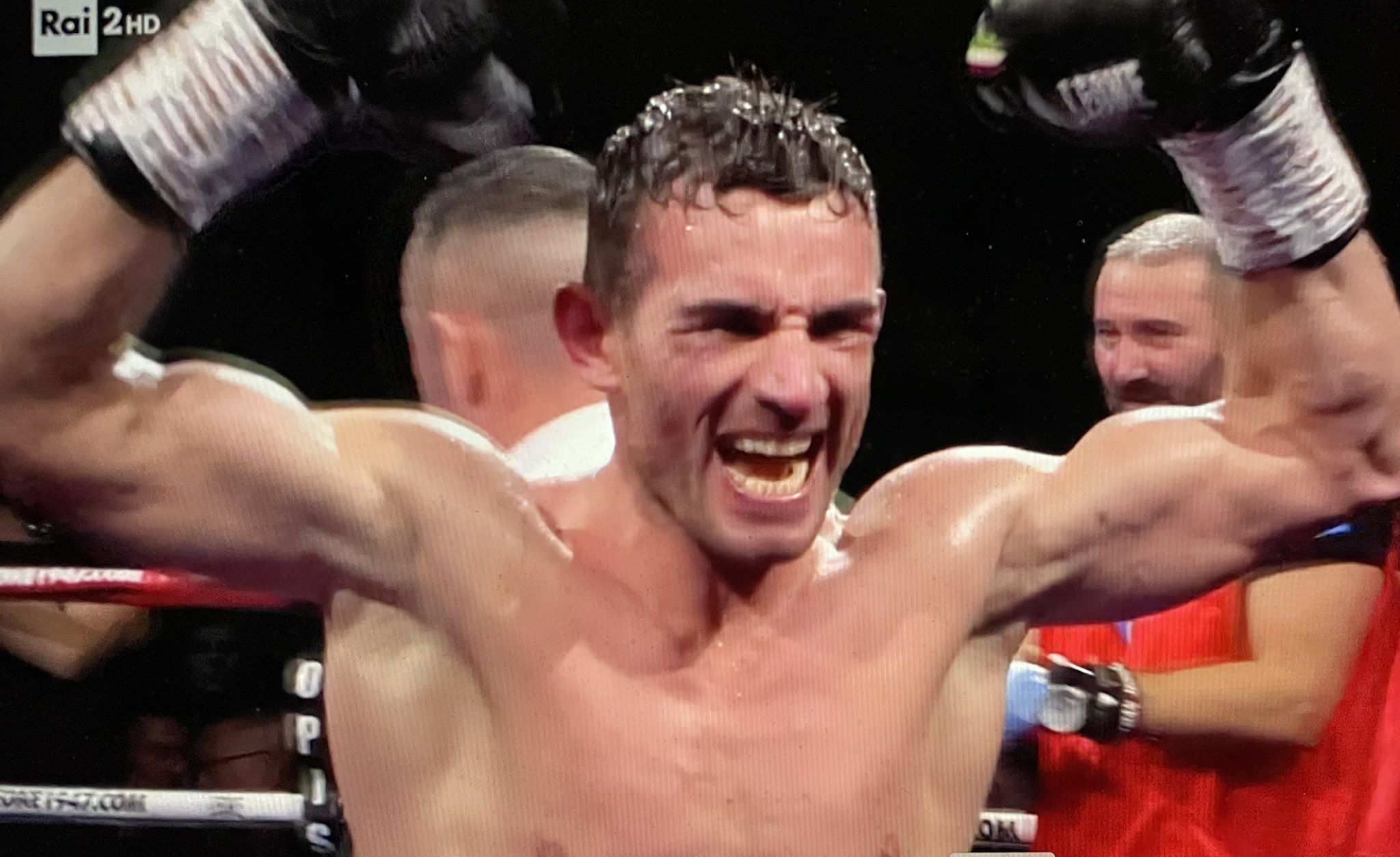 Matteo Signani batte per KO Prestot e riconquista il titolo di campione europeo EBU