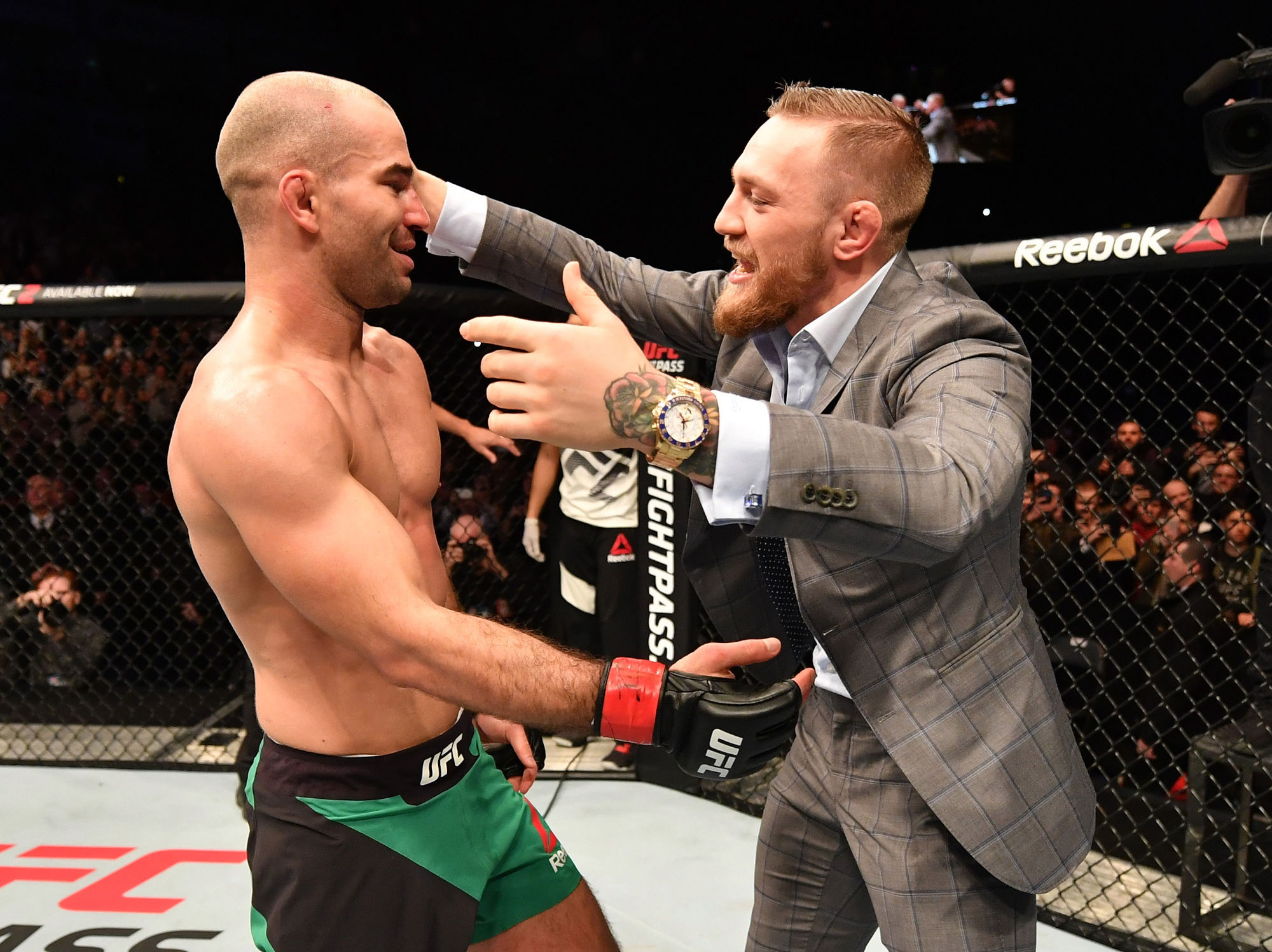 Conor McGregor in tribunale contro Artem Lobov: causa milionaria per una quota della Proper No. Twelve - Irish Whiskey