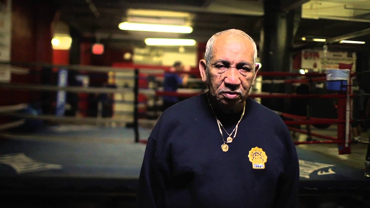 Hector Roca, leggendario allenatore di pugilato, è scomparso all'età di 82 anni