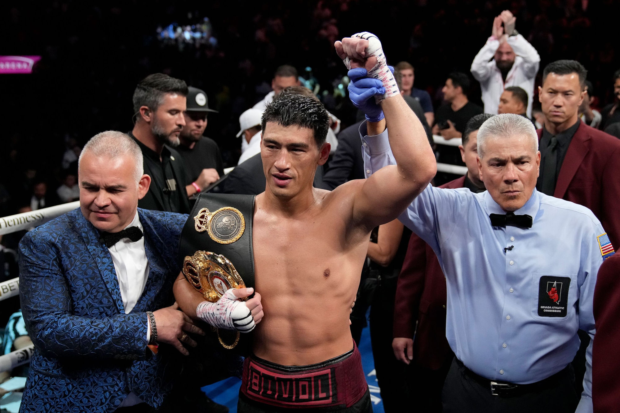 Dmitry Bivol eletto "Fighter of the Year" 2022 dalla rivista The Ring