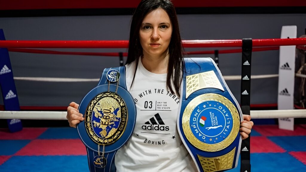 Martina Bernile con le sue cinture - Kombatnet