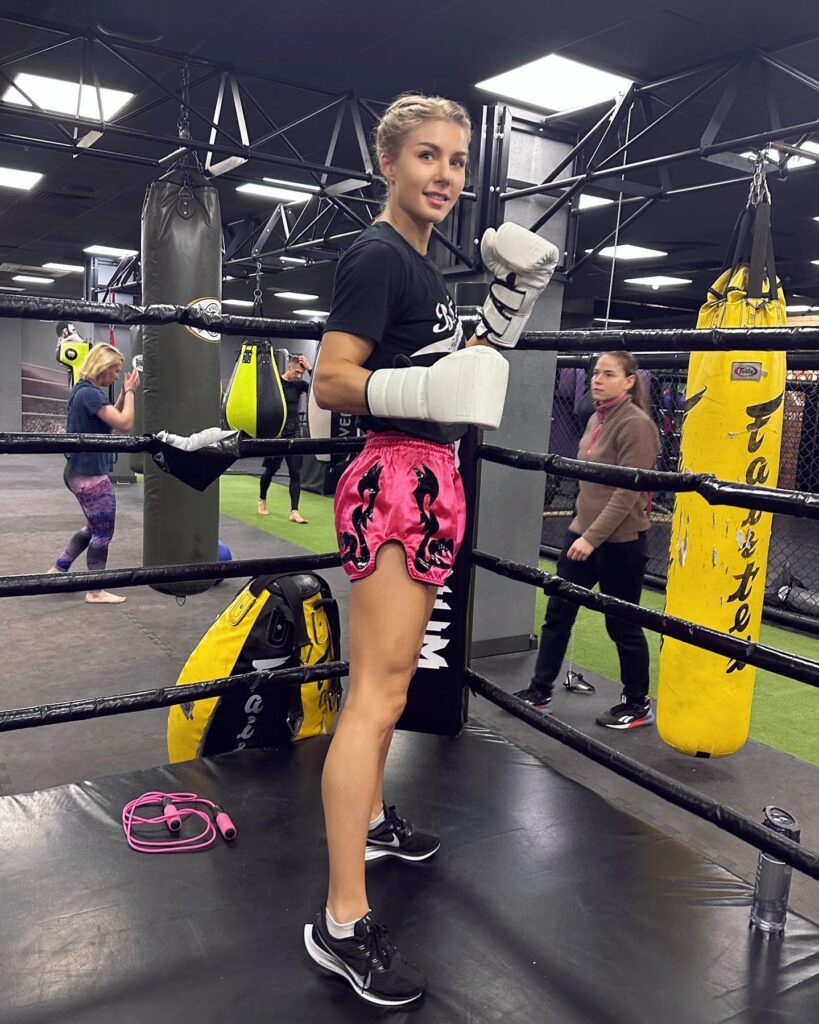 Ekaterina Vandaryeva - Kombatnet