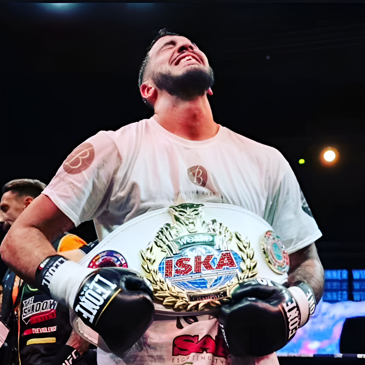 Mattia Faraoni batte Bogdan Stoica a Oktagon e difende il titolo mondiale