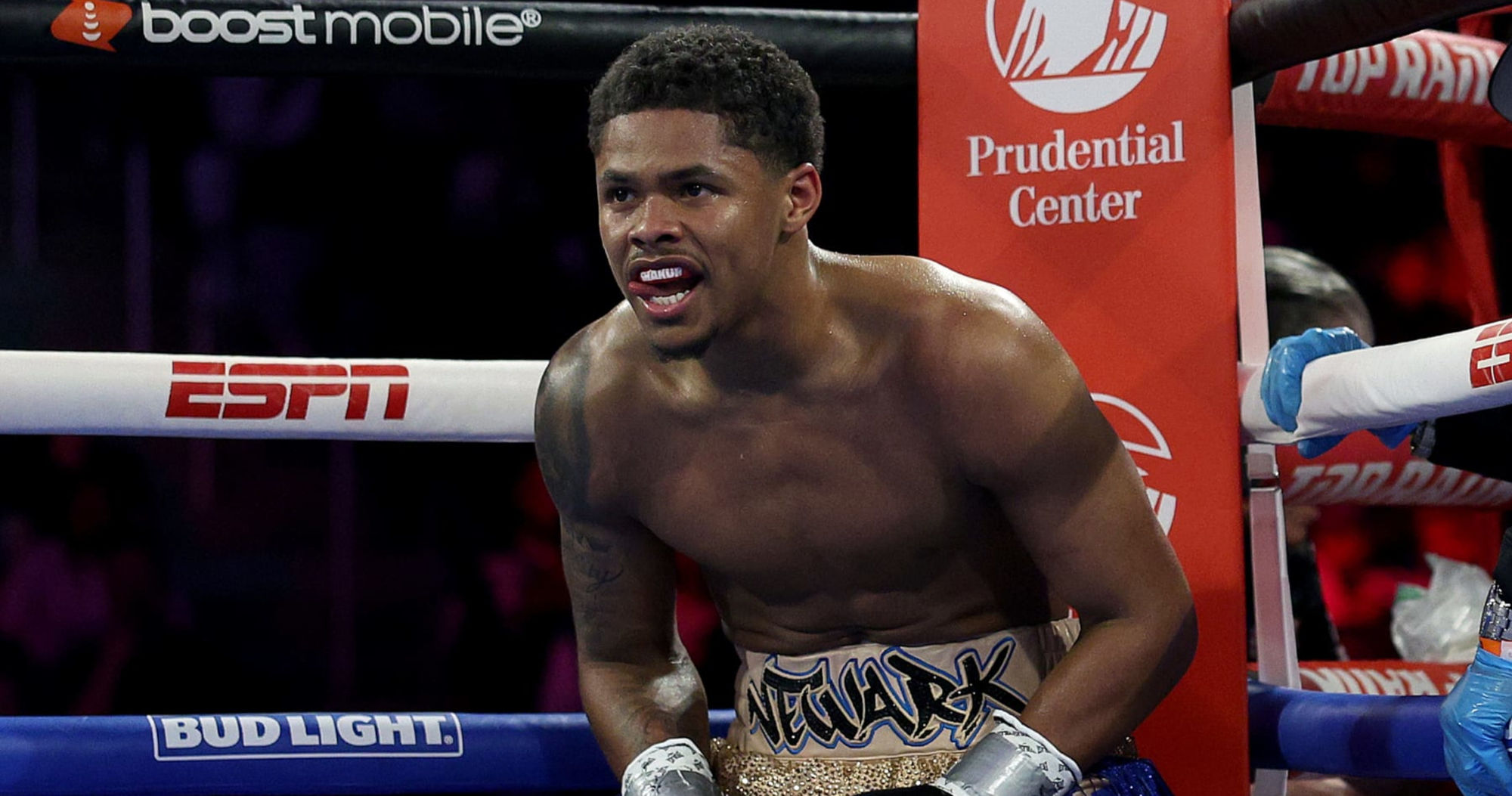 Shakur Stevenson annuncia il ritiro dal pugilato dopo soli 7 anni di carriera