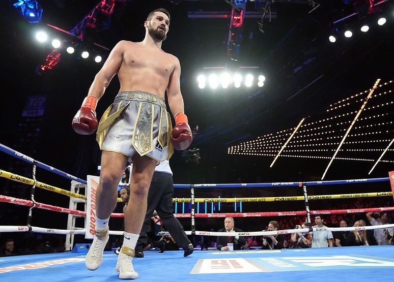 Guido Vianello batte per KO Johnson - Kombatnet