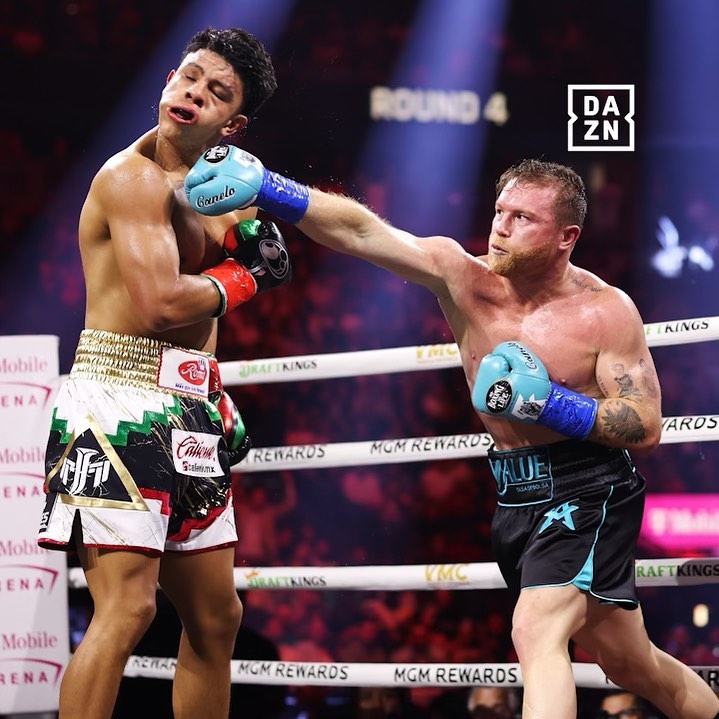 Canelo batte Munguia - Kombatnet