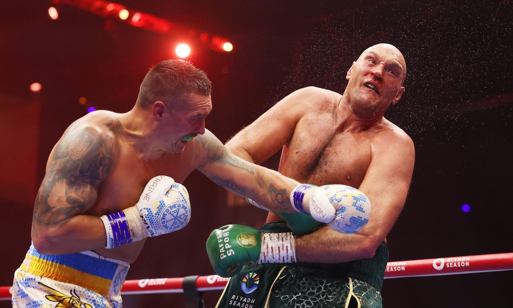 Usyk colpisce duramente al volto Tyson Fury - Kombatnet