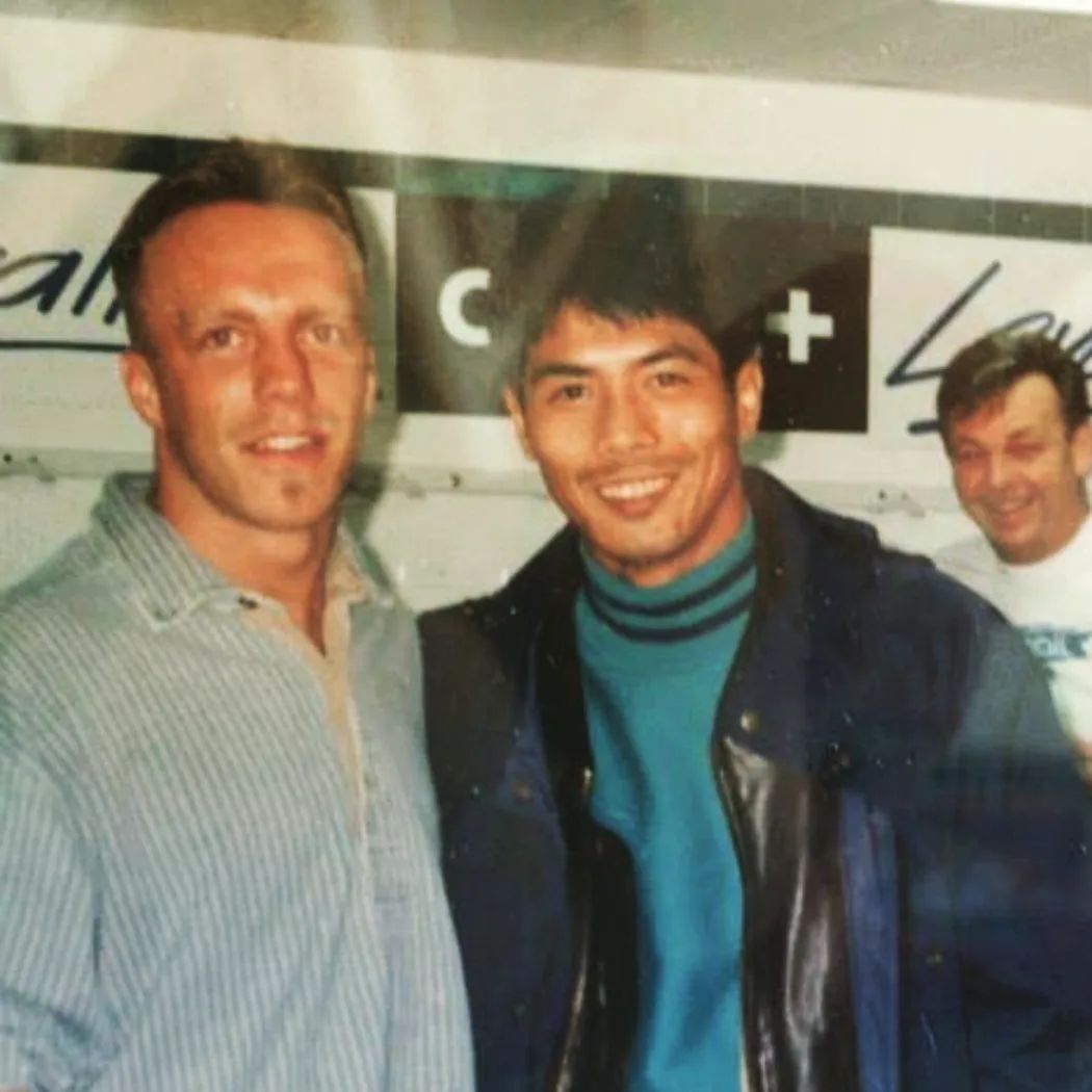 Ramon Dekkers con Samart Payakaroon - Kombatnet