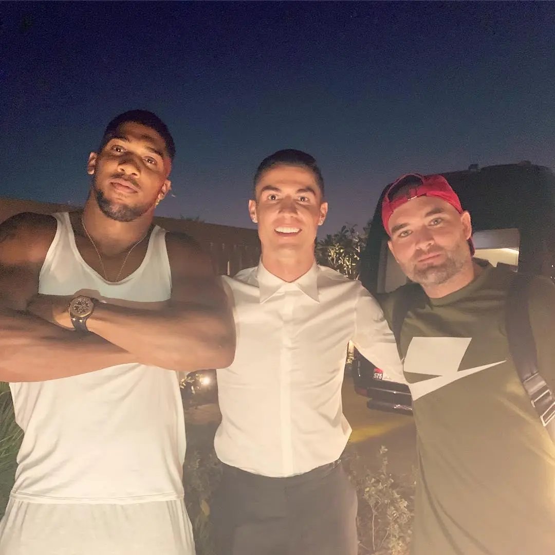 Anthony Joshua con Cristiano Ronaldo - Kombatnet