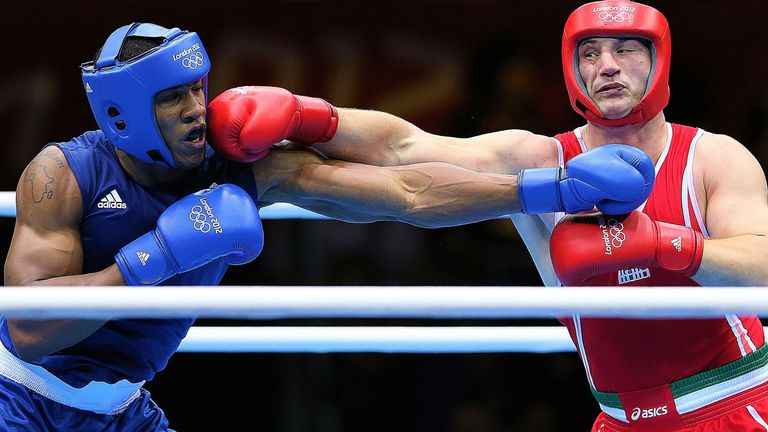 Anthony Joshua contro Roberto Cammarelle - Kombatnet