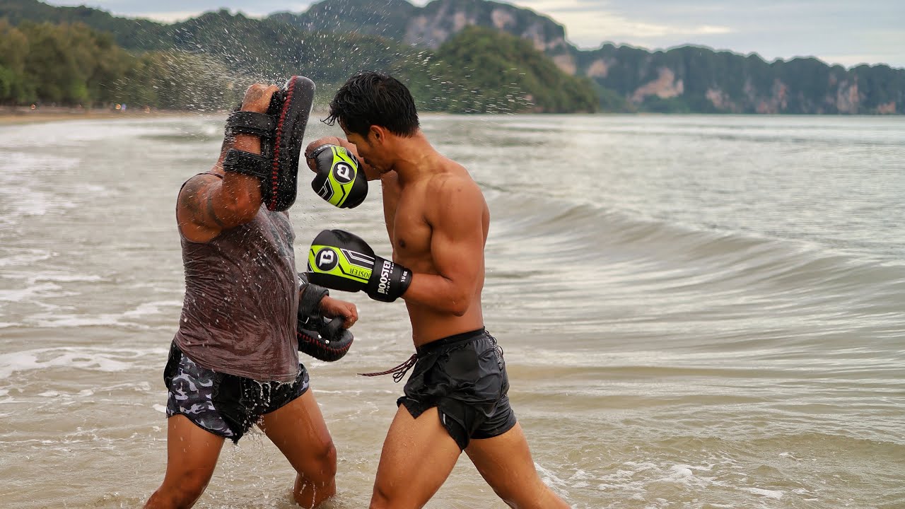 Trainer Gae e Superbon si allenano insieme in acqua in Thailandia - Kombatnet Wiki