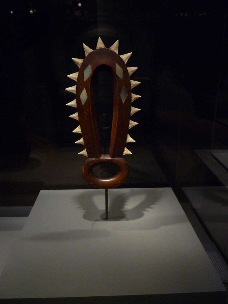 Lo Hoe Leiomano derivato da una pagaia con denti di squalo - arma del Lua - Kombatnet Wiki